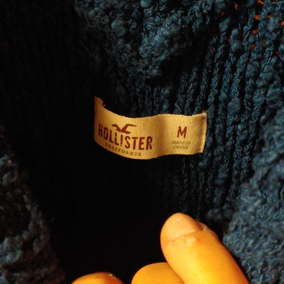HOLLISTER SWEATER - Picture 3 of 4